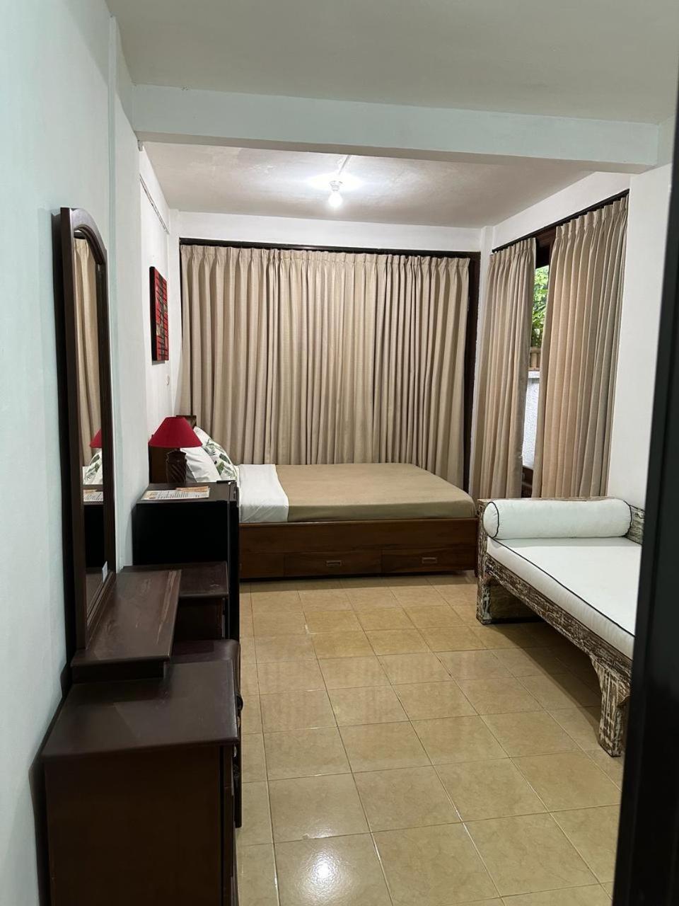 Mai Malu Apartment Pulukan Bagian luar foto